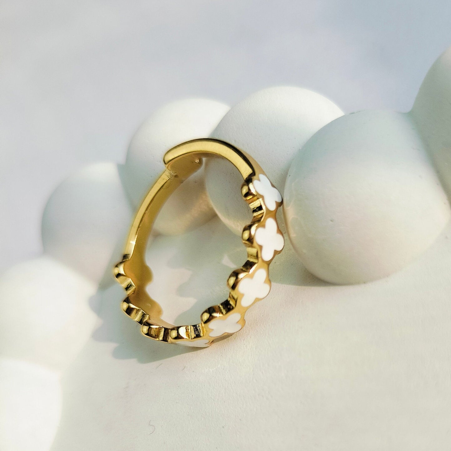 WHITE CLOVER RING