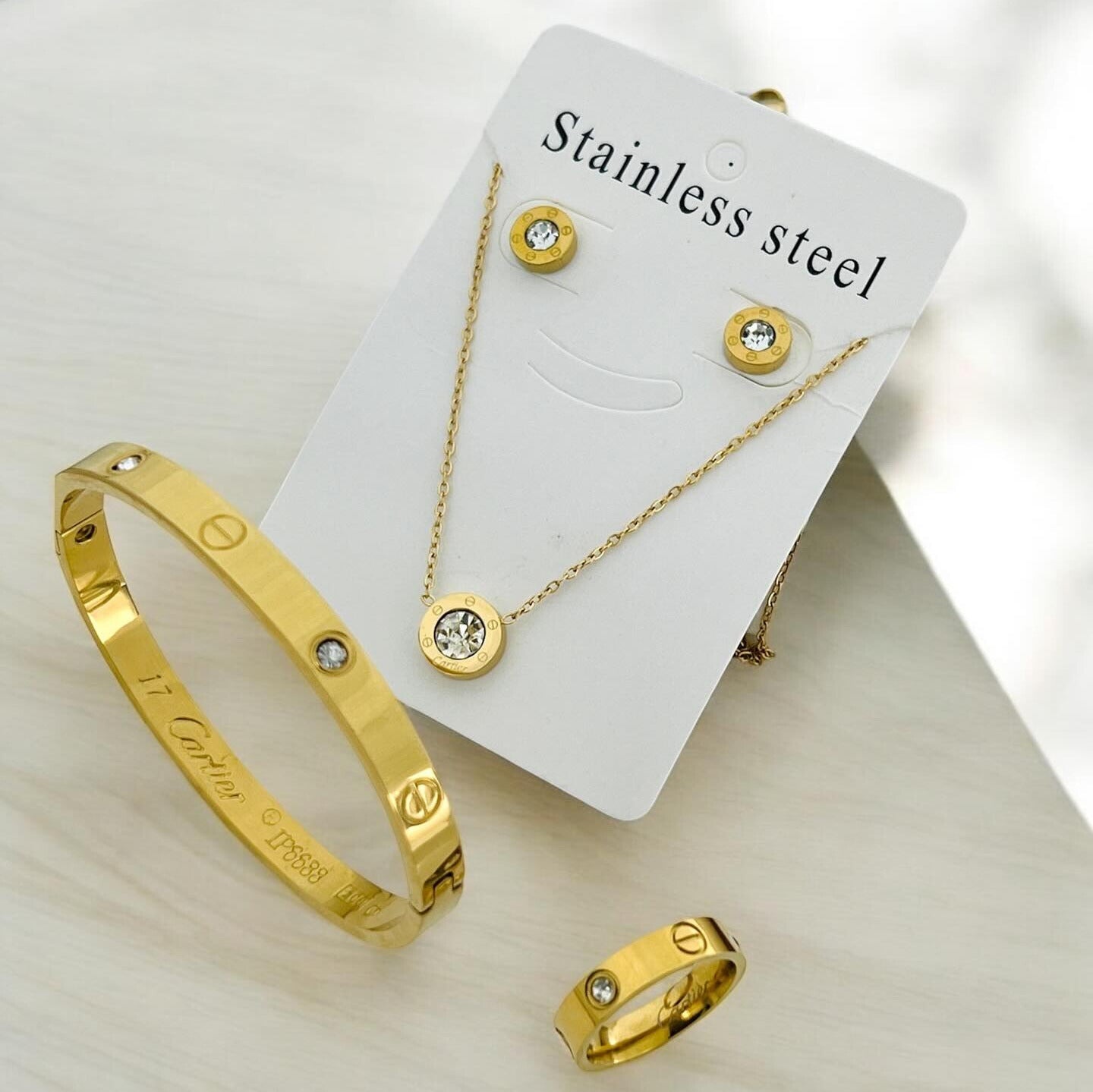Stainless steel stone set