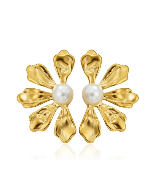Aurelia Pearl Studs