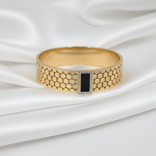 Black Gem Gold Gala Cuff