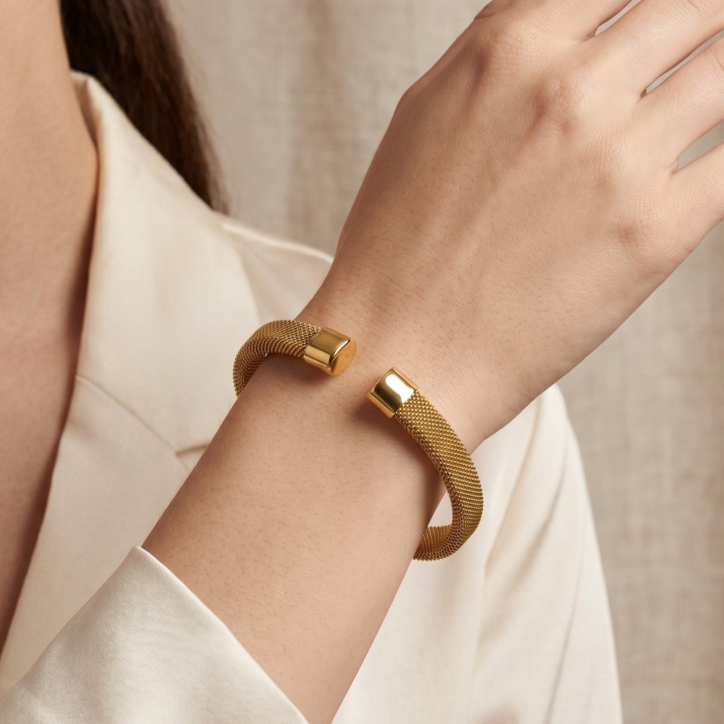 Comfortable Mesh C-Shaped Cuff - Stainless Steel