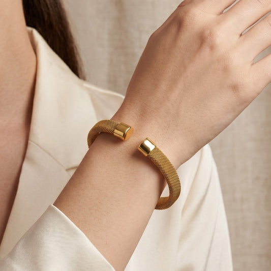 Comfortable Mesh C-Shaped Cuff - Stainless Steel